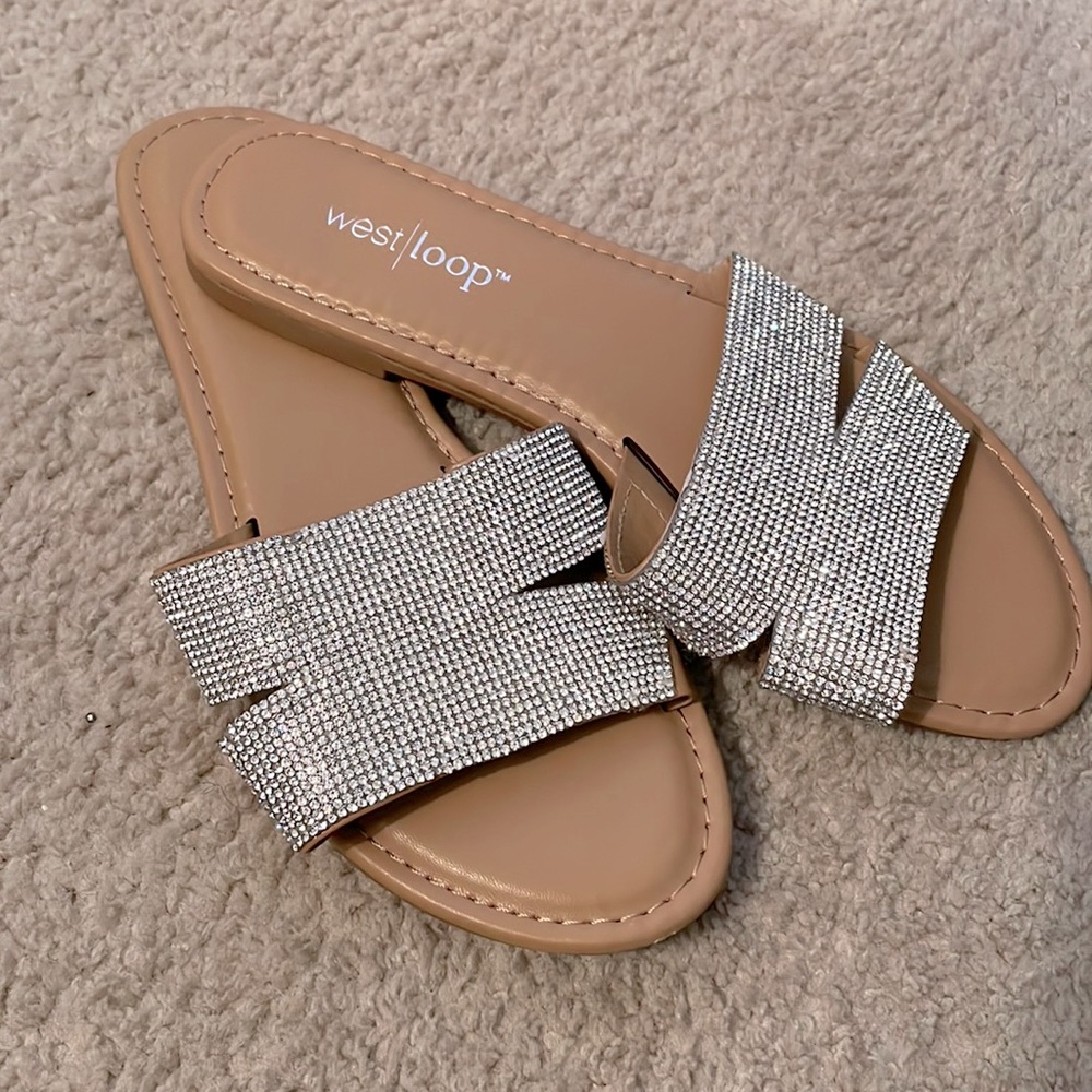 West loop sandals